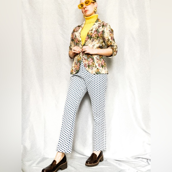 VINTAGE Floral Tapestry Blazer, Cinched Sleeves - Picture 3 of 10